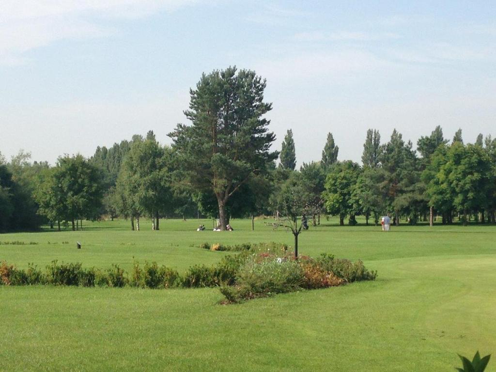 Calderfields Golf & Country Club Hotel Walsall Exterior photo